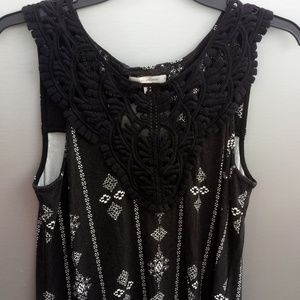 Skies are Blue Sleeveless knit Top size M